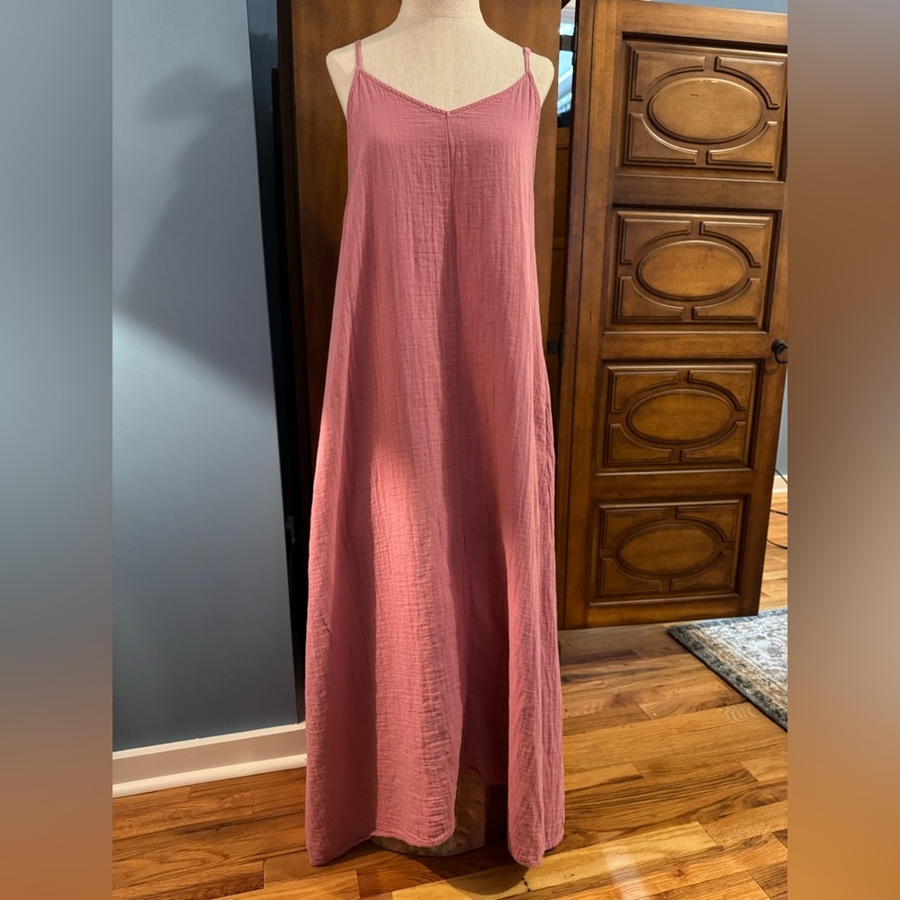 Stark X Flowy Chic Pink Maxi Dress with Pockets